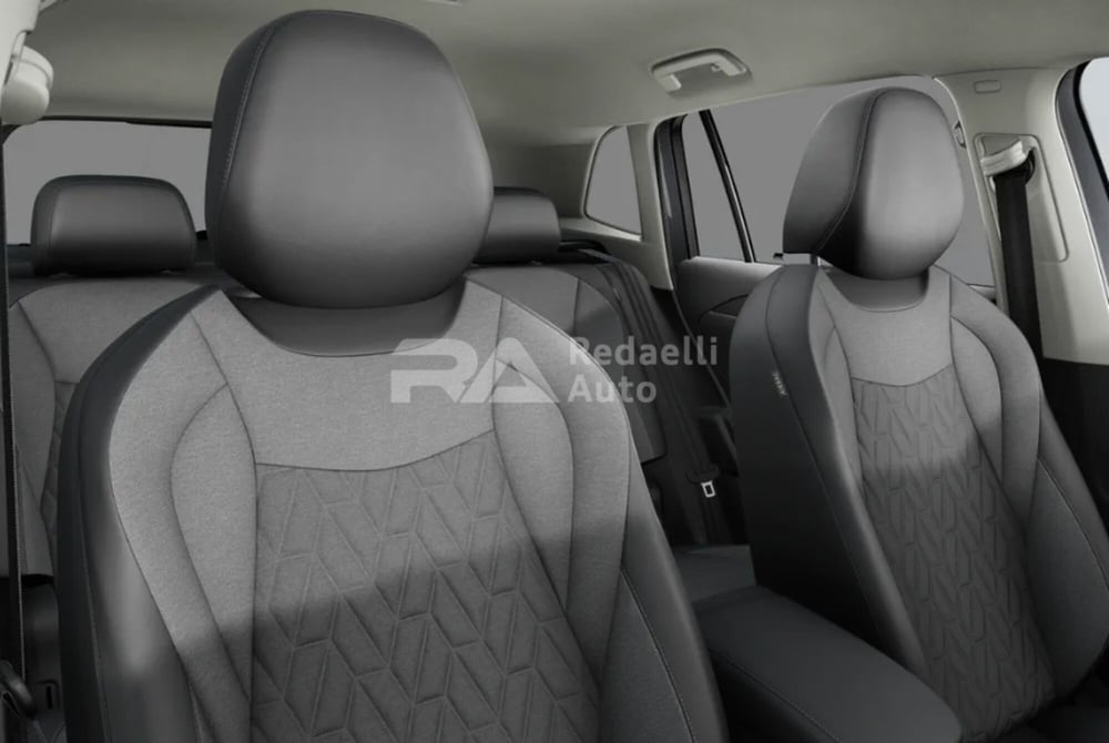 Volkswagen Tiguan nuova a Lecco (6)