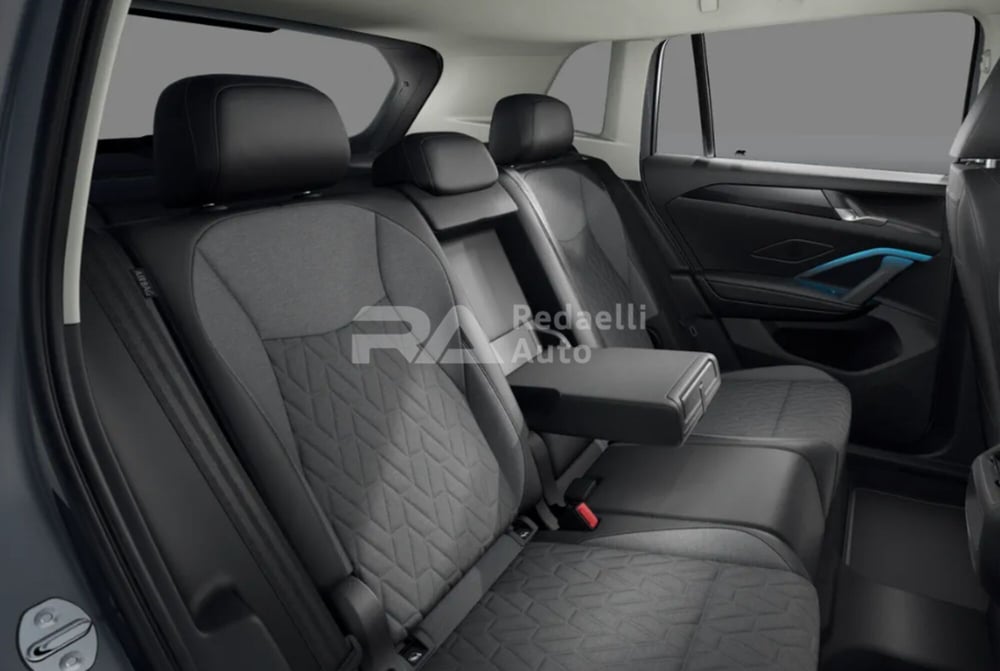 Volkswagen Tiguan nuova a Lecco (7)