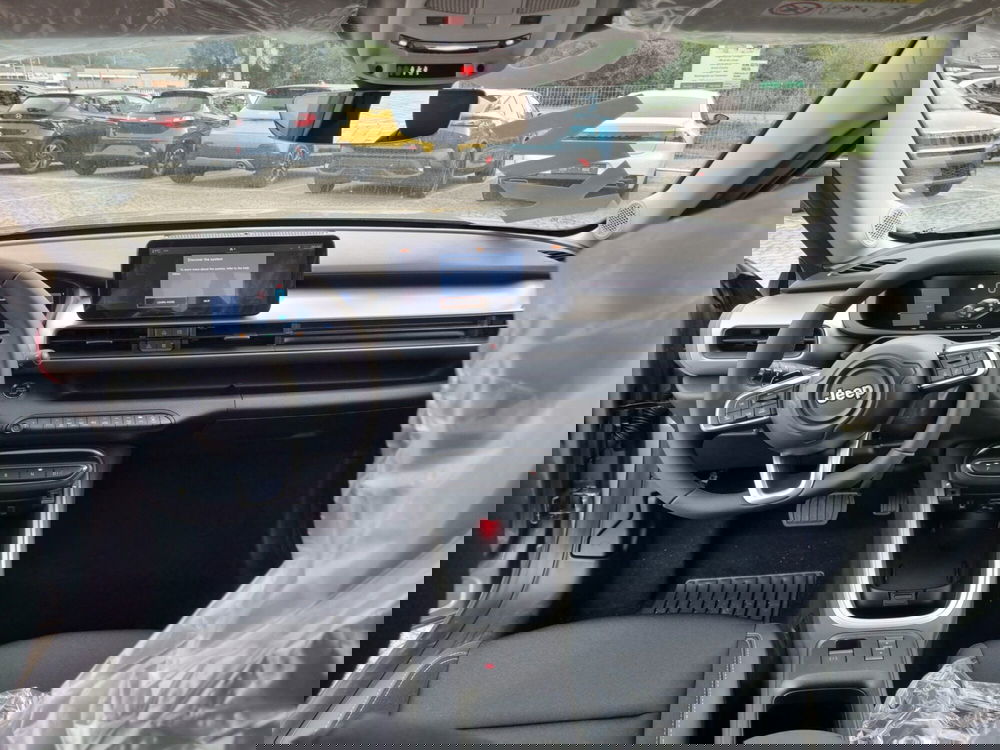 Jeep Avenger nuova a Lucca (11)