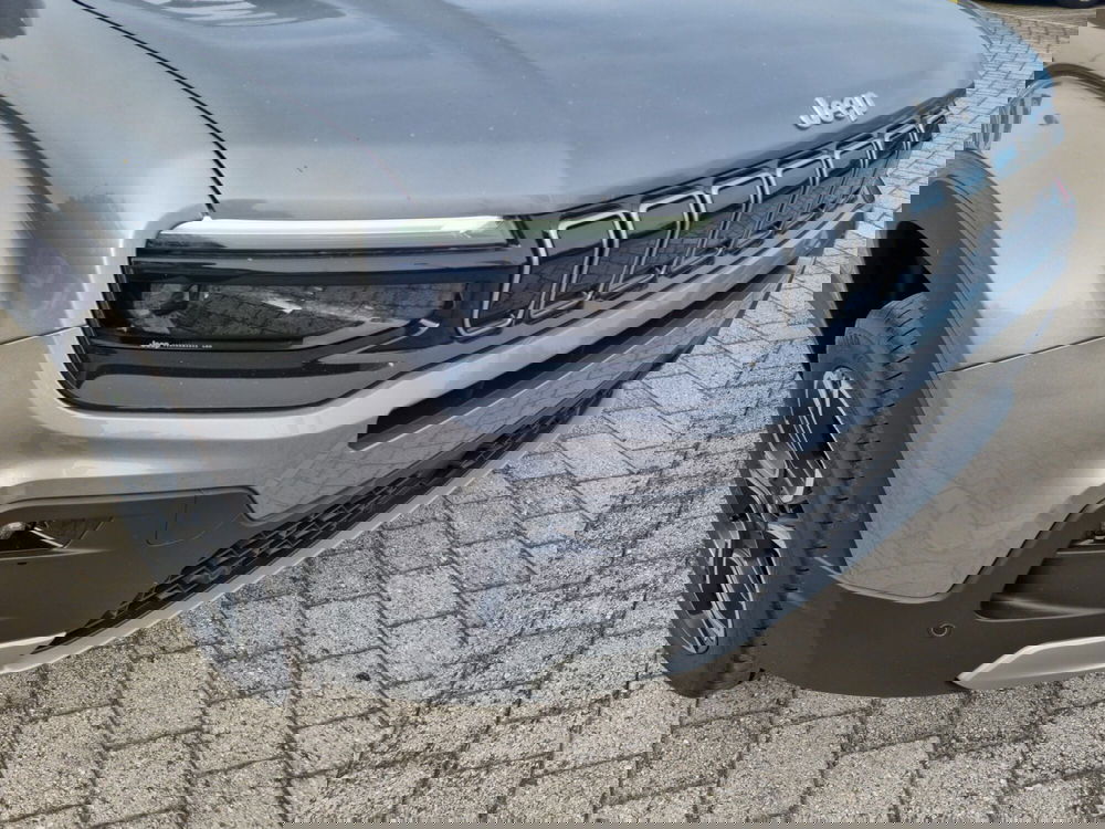 Jeep Avenger nuova a Lucca (14)