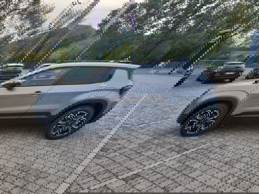 Jeep Avenger nuova a Lucca (5)