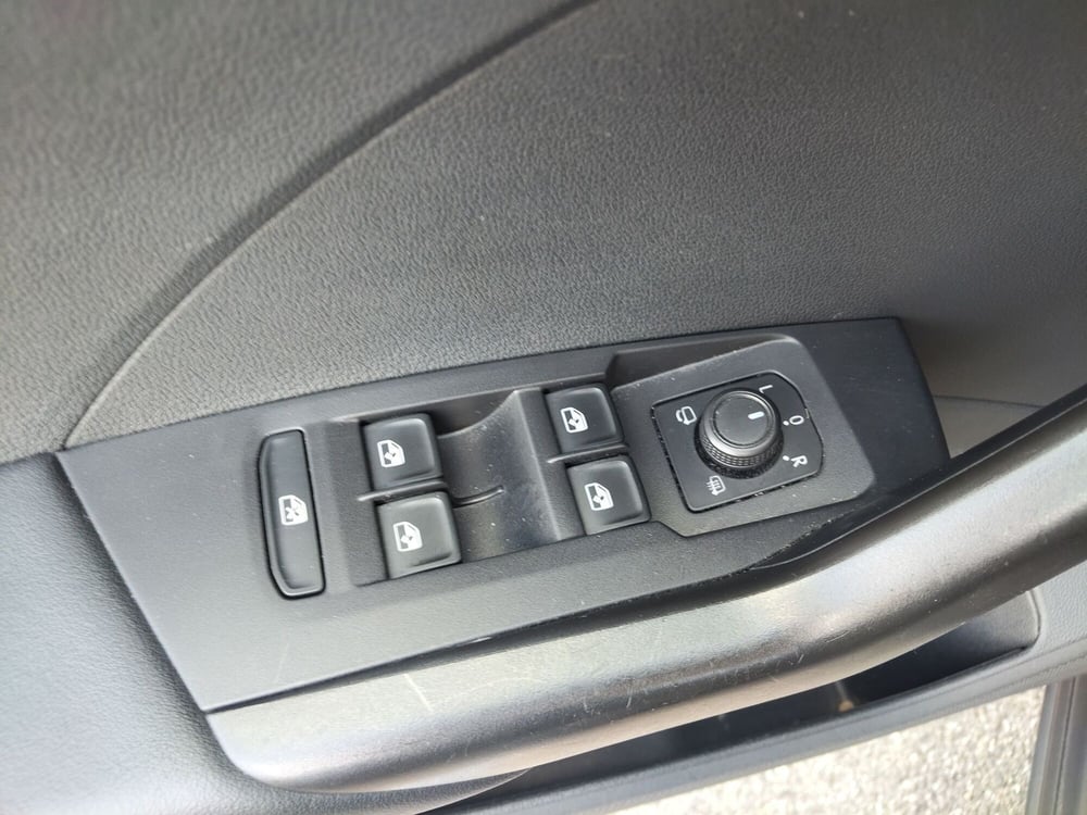 Volkswagen T-Cross usata a Modena (13)