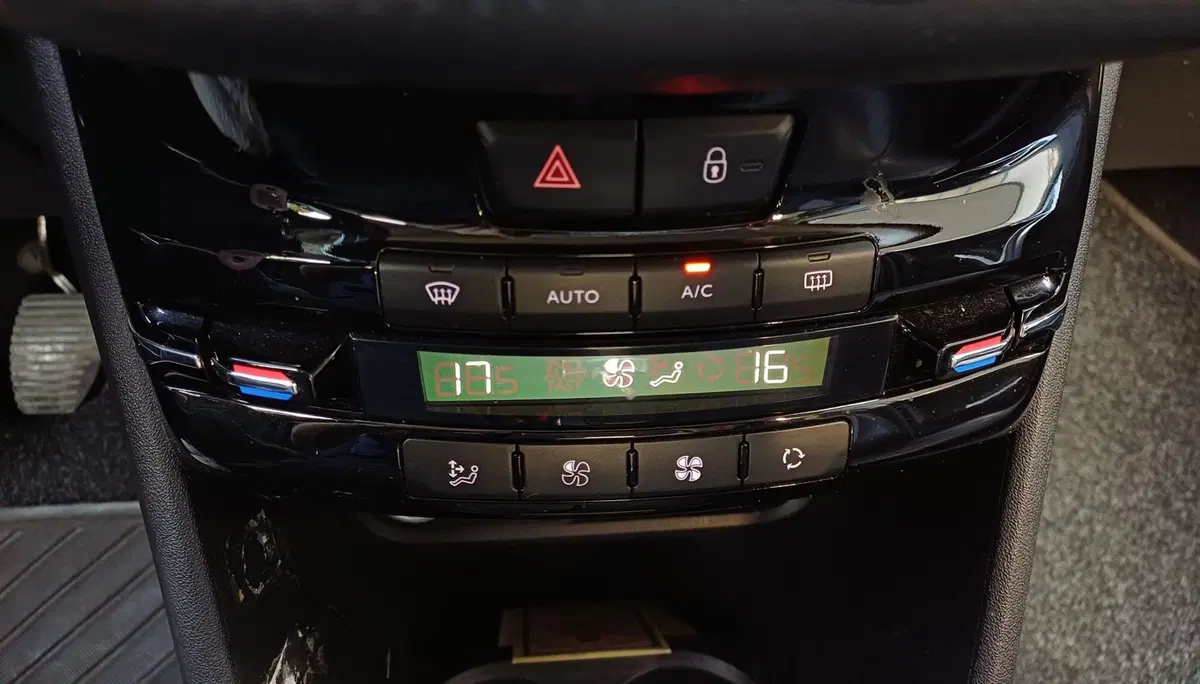 Peugeot 2008 usata a Modena (14)