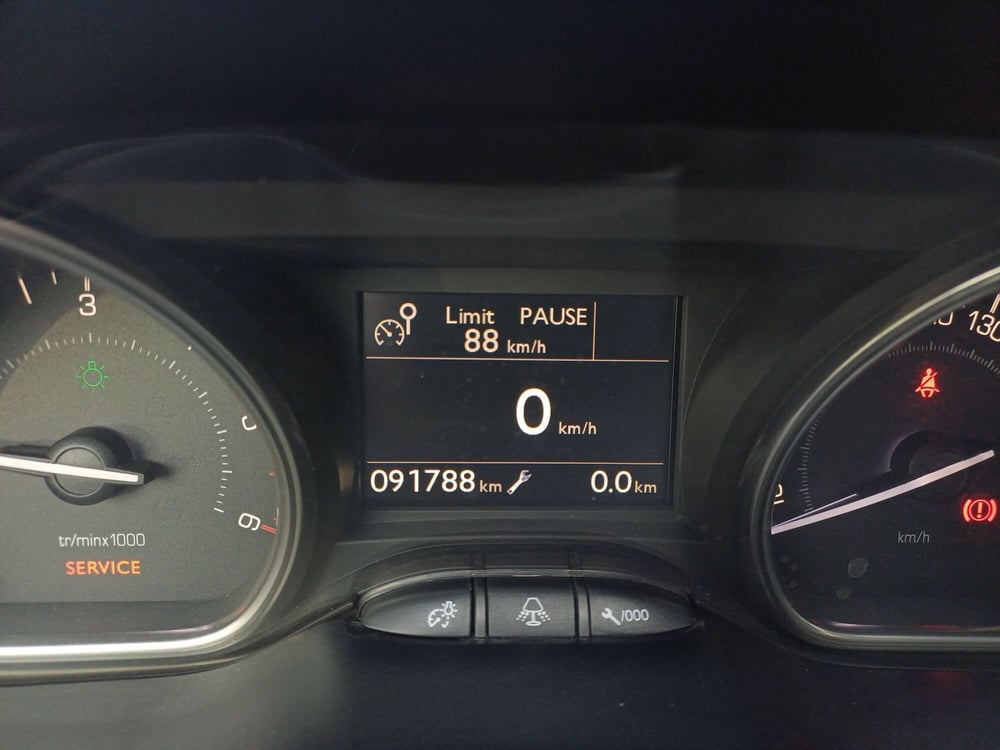 Peugeot 2008 usata a Modena (9)