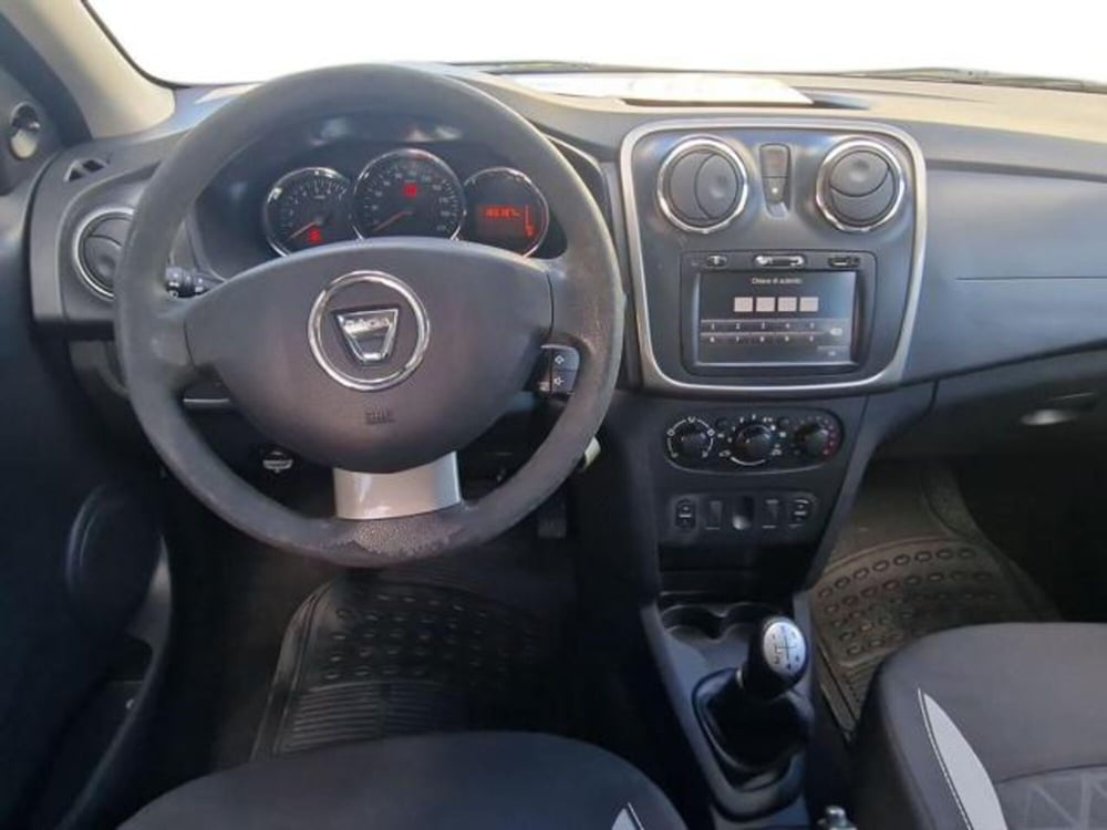 Dacia Sandero usata a Salerno (10)