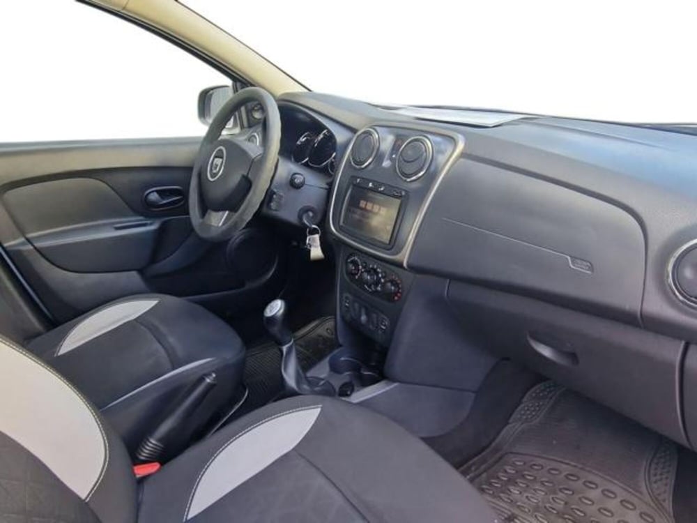 Dacia Sandero usata a Salerno (13)