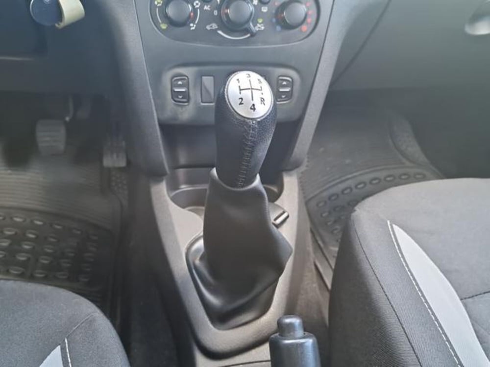 Dacia Sandero usata a Salerno (17)