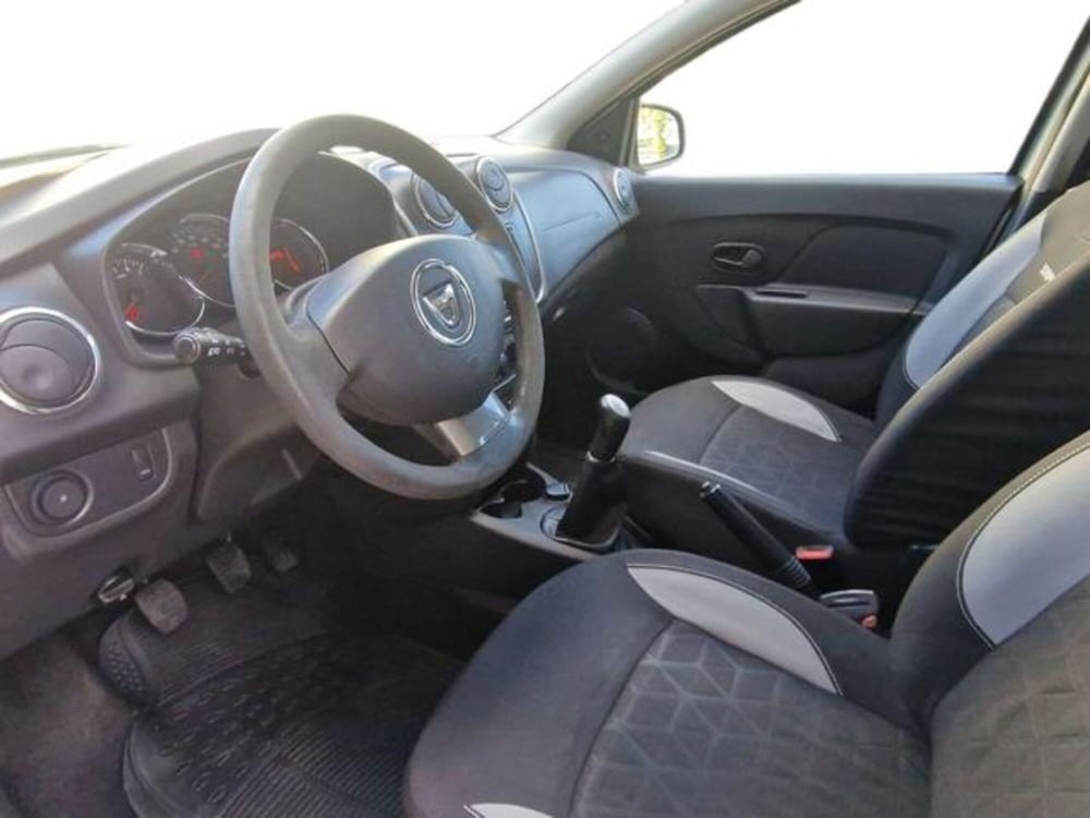 Dacia Sandero usata a Salerno (9)