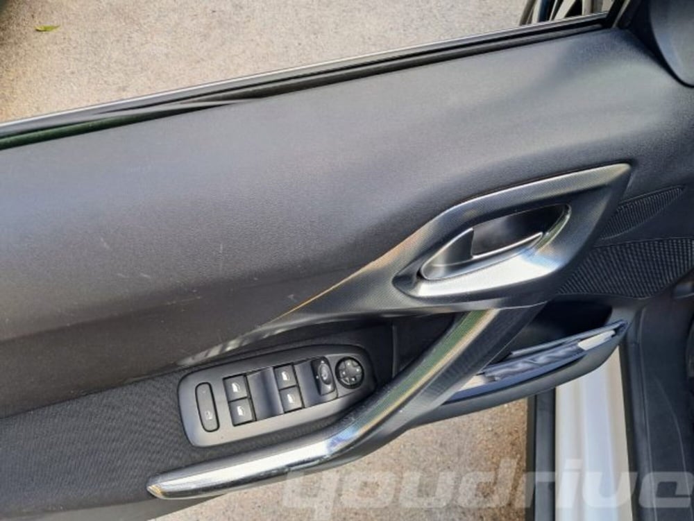 Peugeot 2008 usata a Napoli (15)