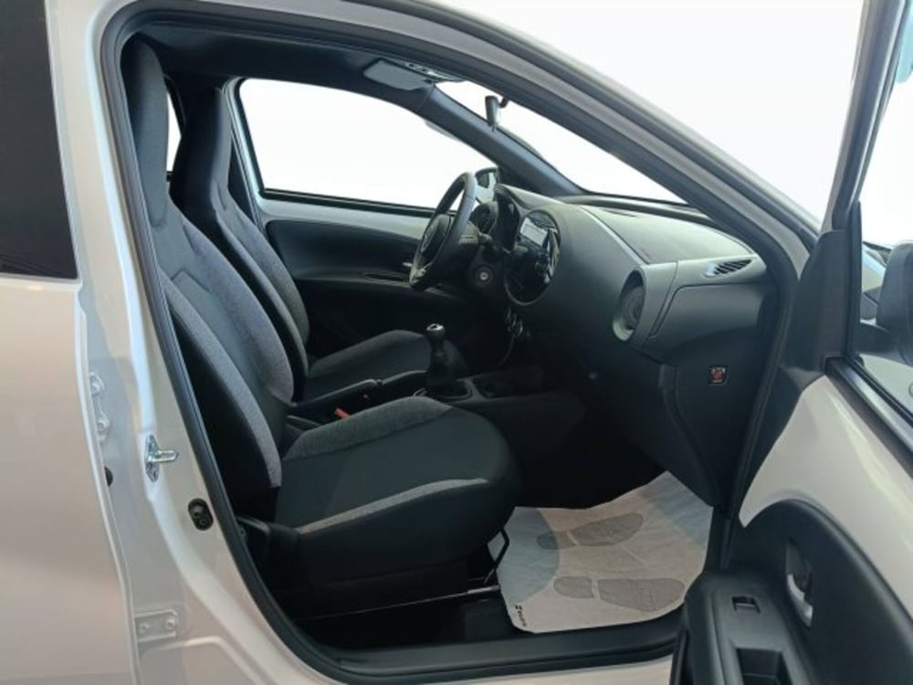 Toyota Aygo X nuova a Teramo (11)
