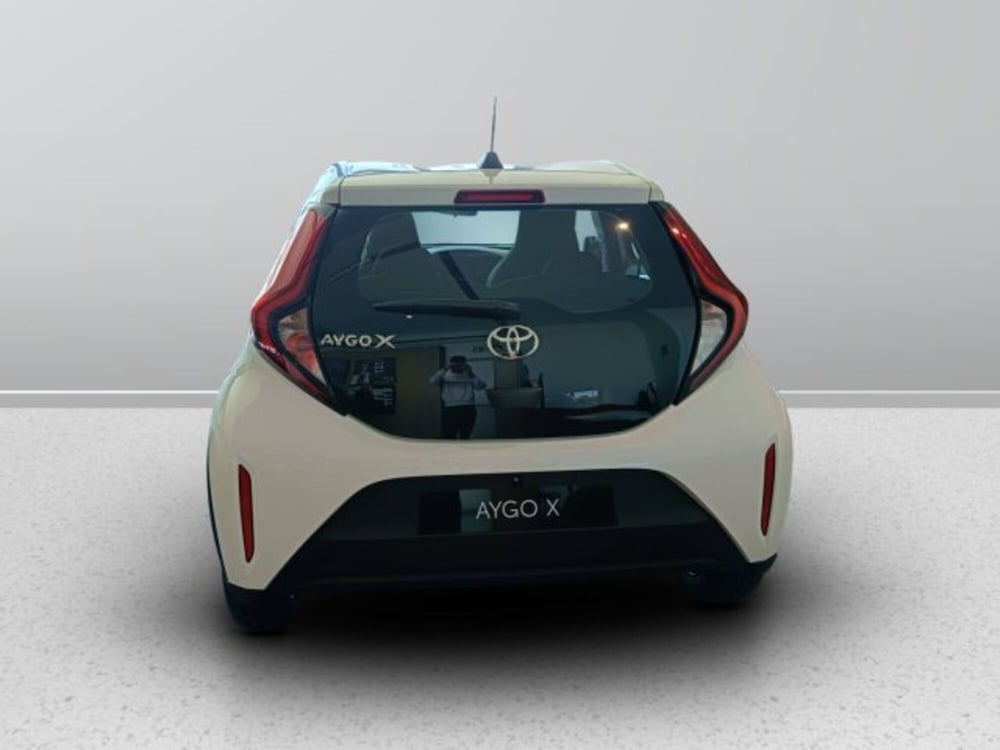Toyota Aygo X nuova a Teramo (4)
