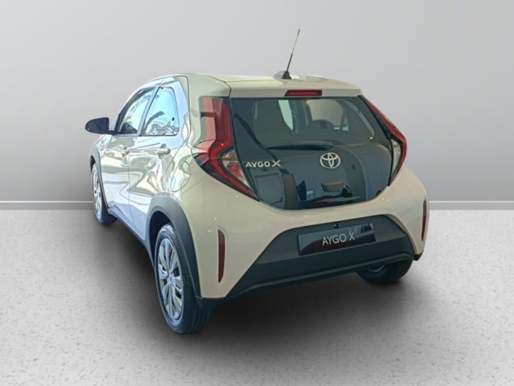Toyota Aygo X nuova a Teramo (5)