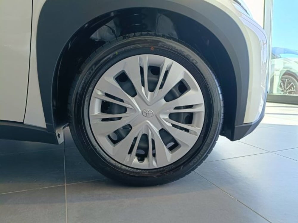 Toyota Aygo X nuova a Teramo (6)