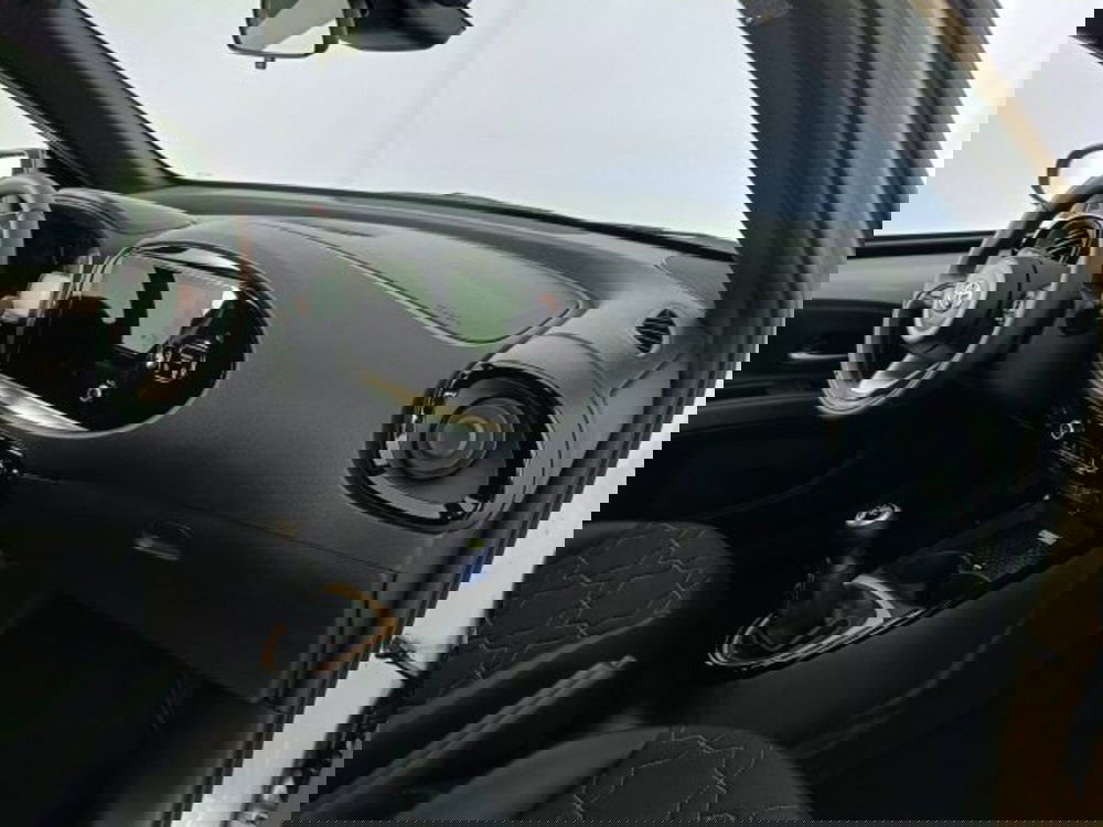 Toyota Aygo X nuova a Teramo (10)