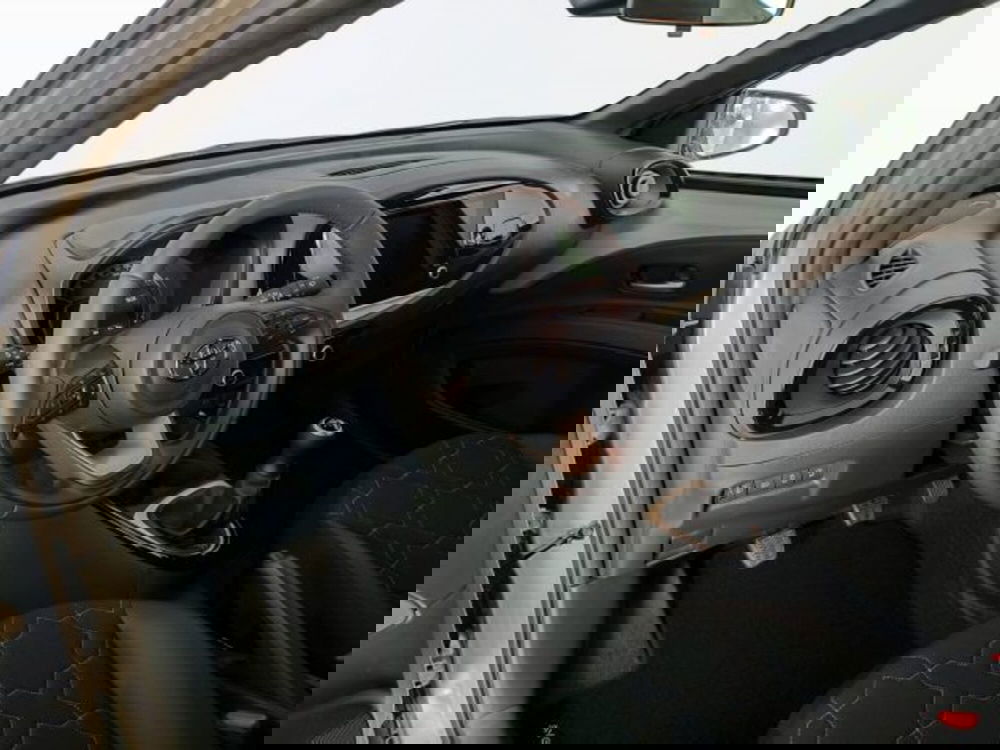 Toyota Aygo X nuova a Teramo (7)