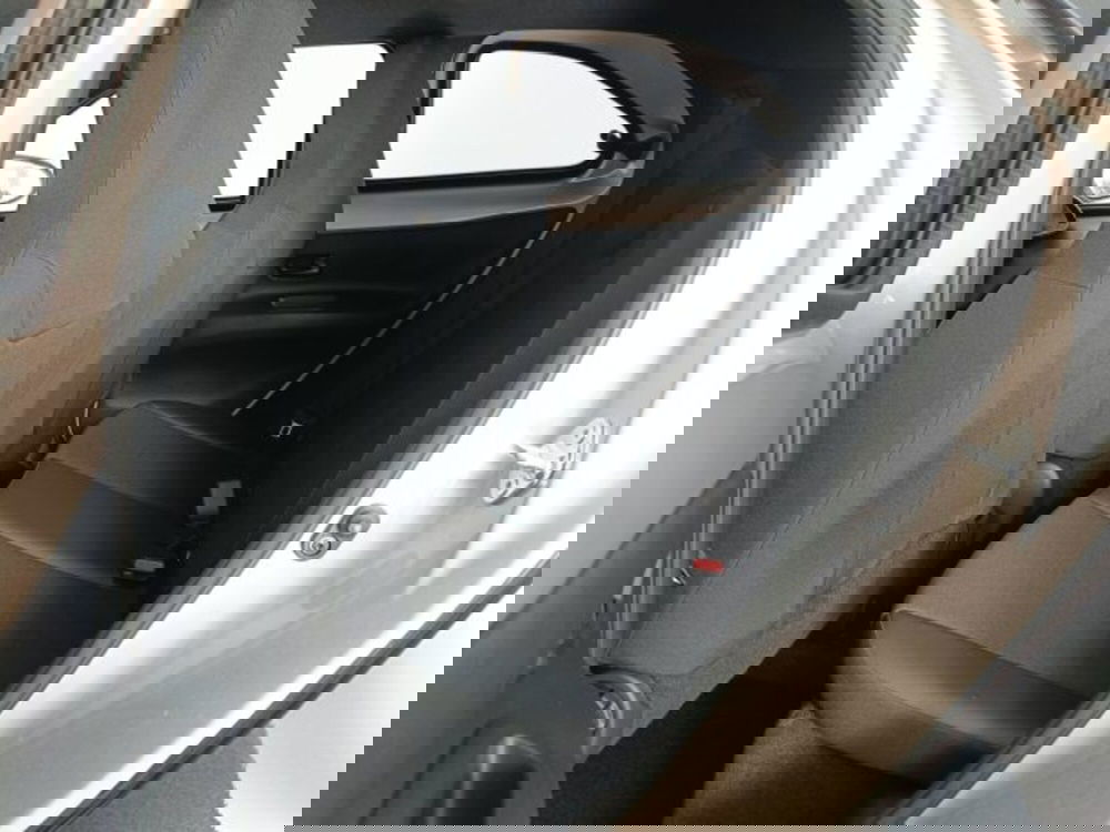Toyota Aygo X nuova a Teramo (9)
