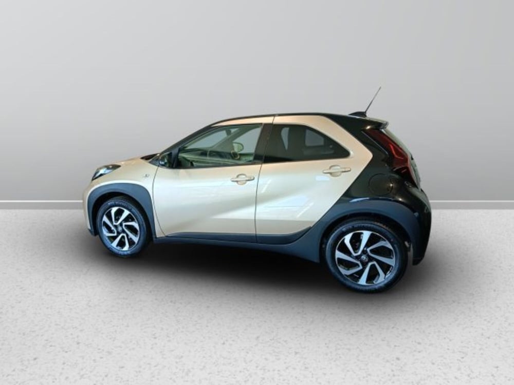 Toyota Aygo X nuova a Teramo (4)