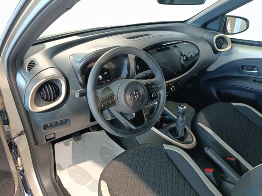 Toyota Aygo X nuova a Teramo (7)