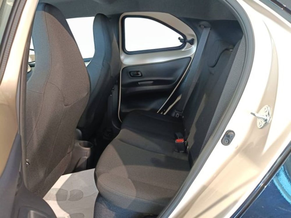 Toyota Aygo X nuova a Teramo (9)