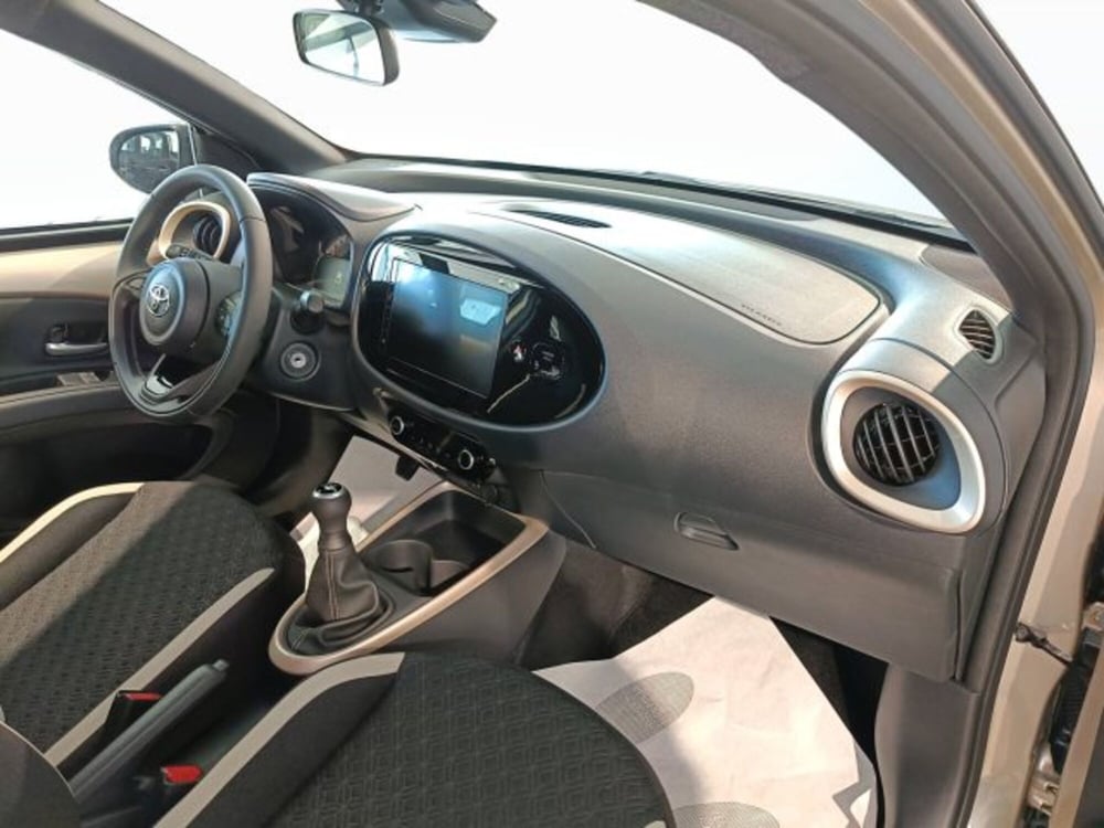 Toyota Aygo X nuova a Teramo (10)