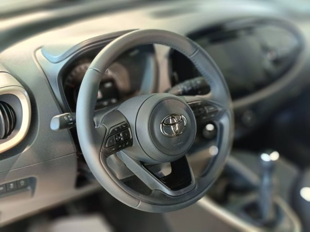 Toyota Aygo X nuova a Teramo (12)