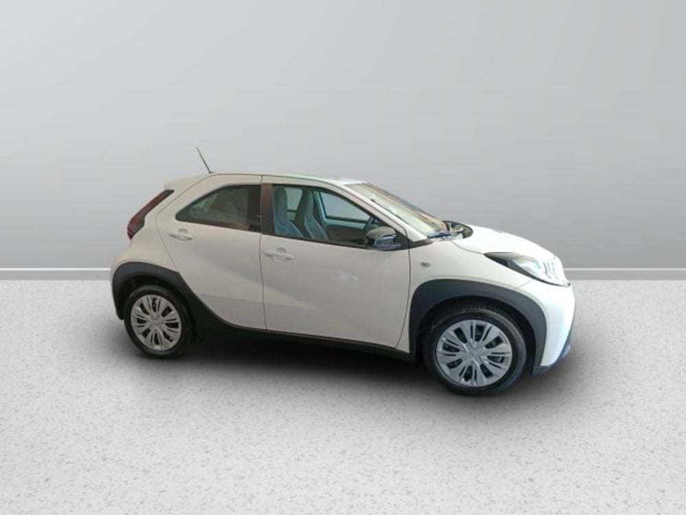 Toyota Aygo X nuova a Teramo (3)