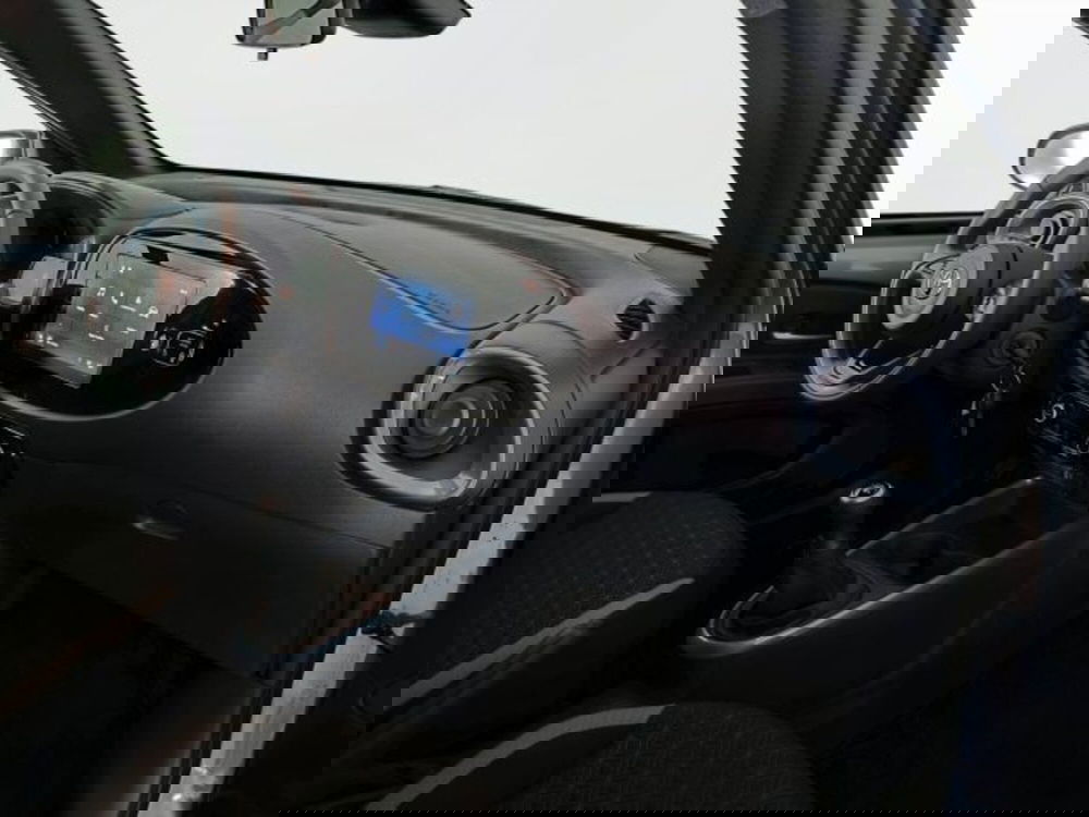 Toyota Aygo X nuova a Teramo (10)