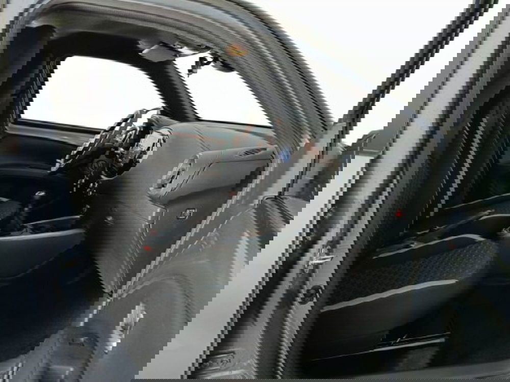 Toyota Aygo X nuova a Teramo (11)