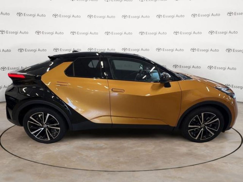 Toyota Toyota C-HR usata a Vercelli (14)