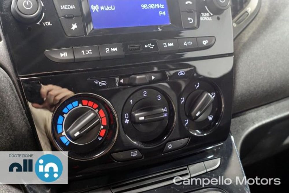 Lancia Ypsilon usata a Venezia (11)