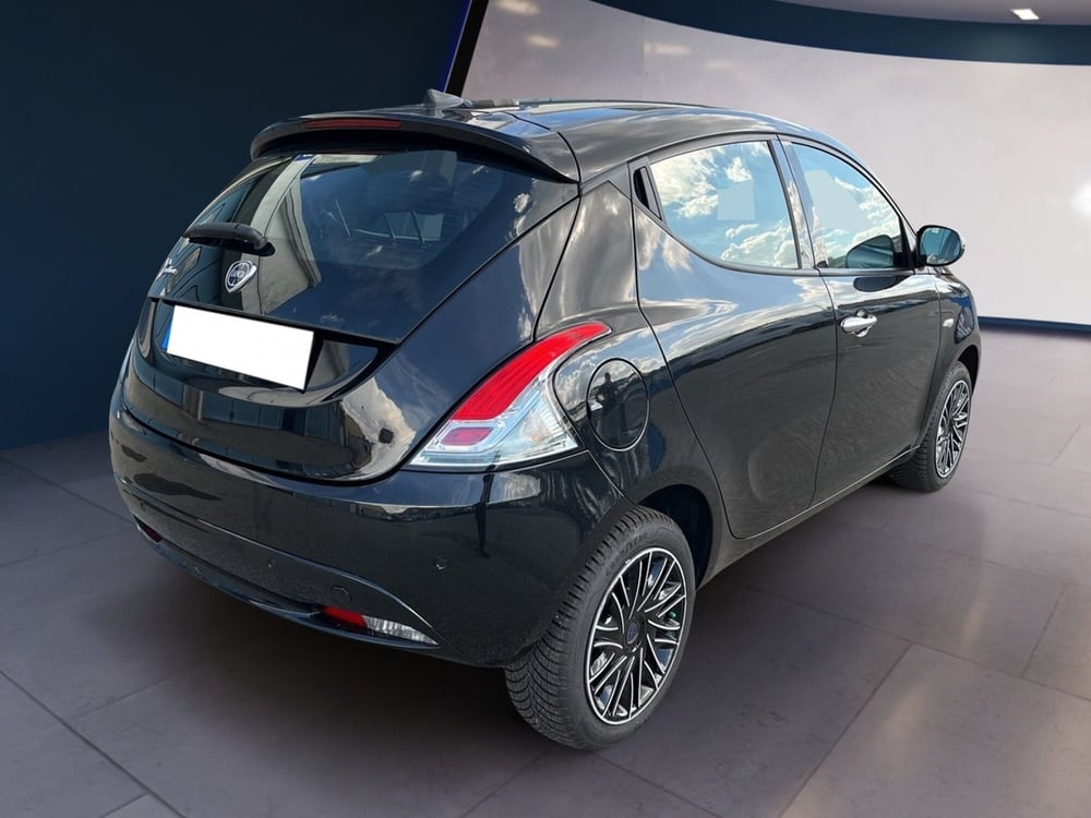 Lancia Ypsilon usata a Torino (4)
