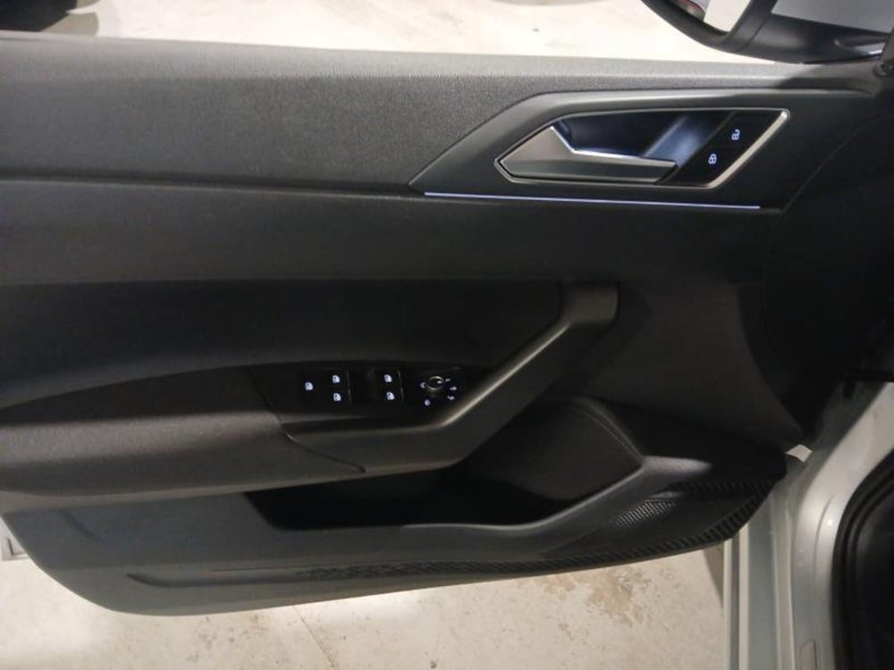 Volkswagen Taigo usata a Genova (12)