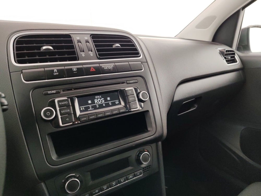 Volkswagen Polo usata a Massa-Carrara (16)