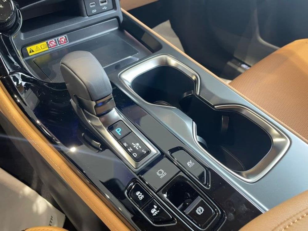 Lexus NX nuova a Perugia (10)
