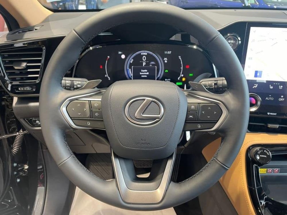 Lexus NX nuova a Perugia (11)