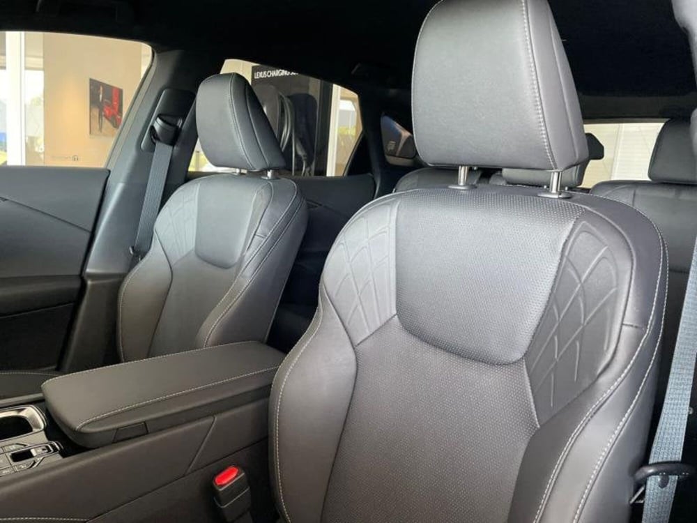 Lexus RX nuova a Perugia (11)