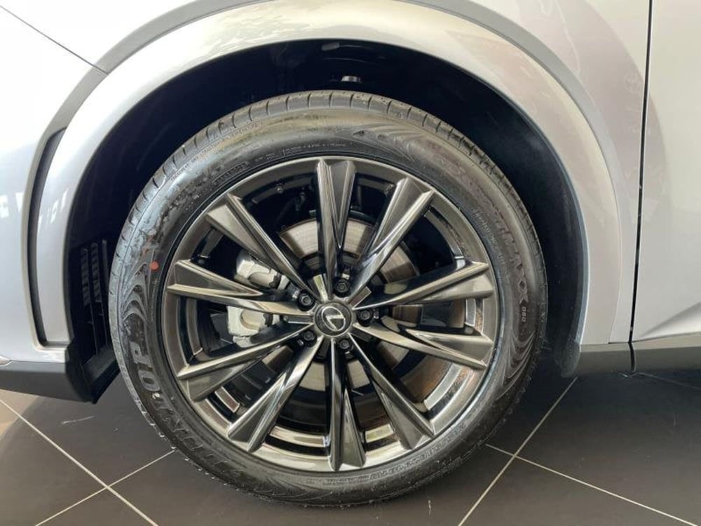 Lexus RX nuova a Perugia (7)