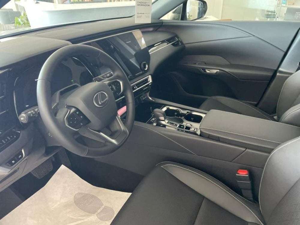 Lexus RX nuova a Perugia (8)