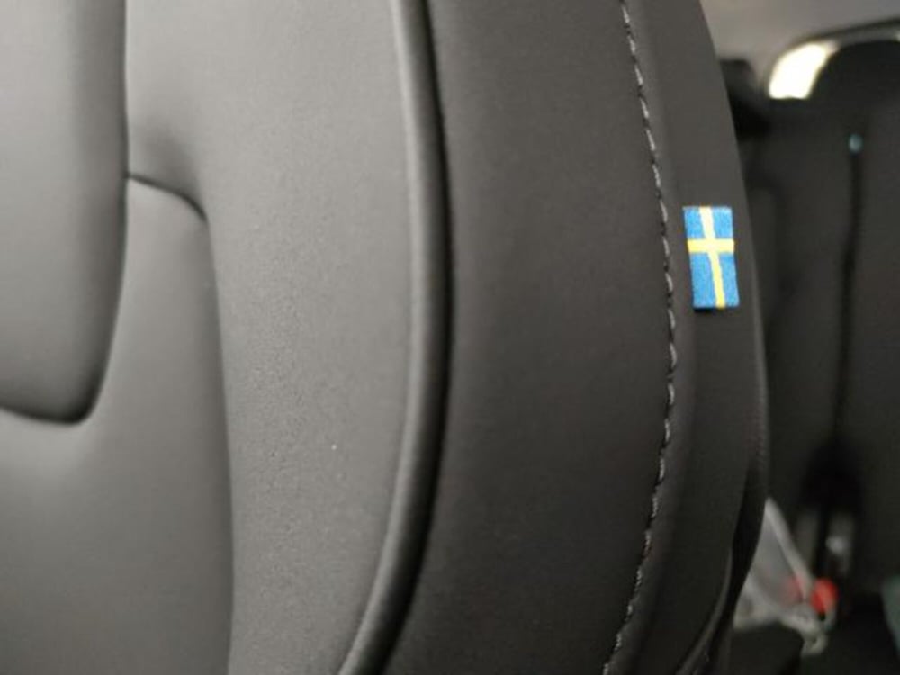 Volvo XC90 nuova a Modena (17)