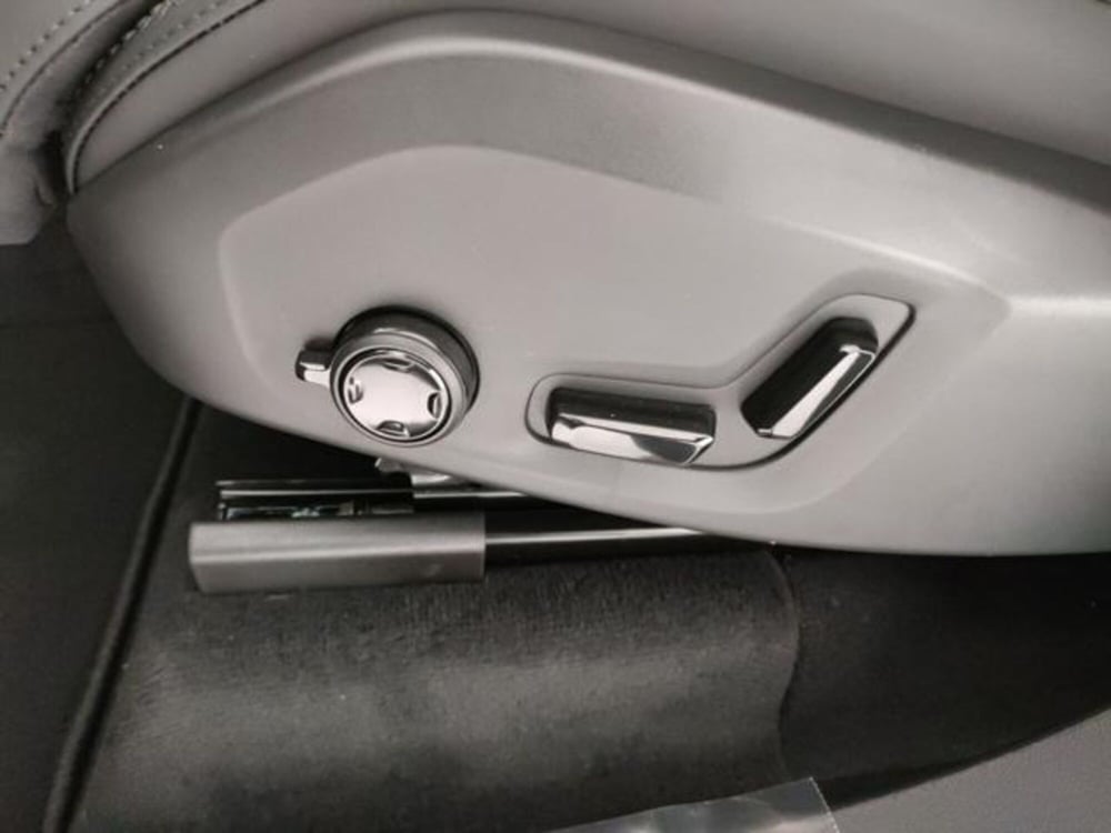 Volvo XC90 nuova a Modena (16)