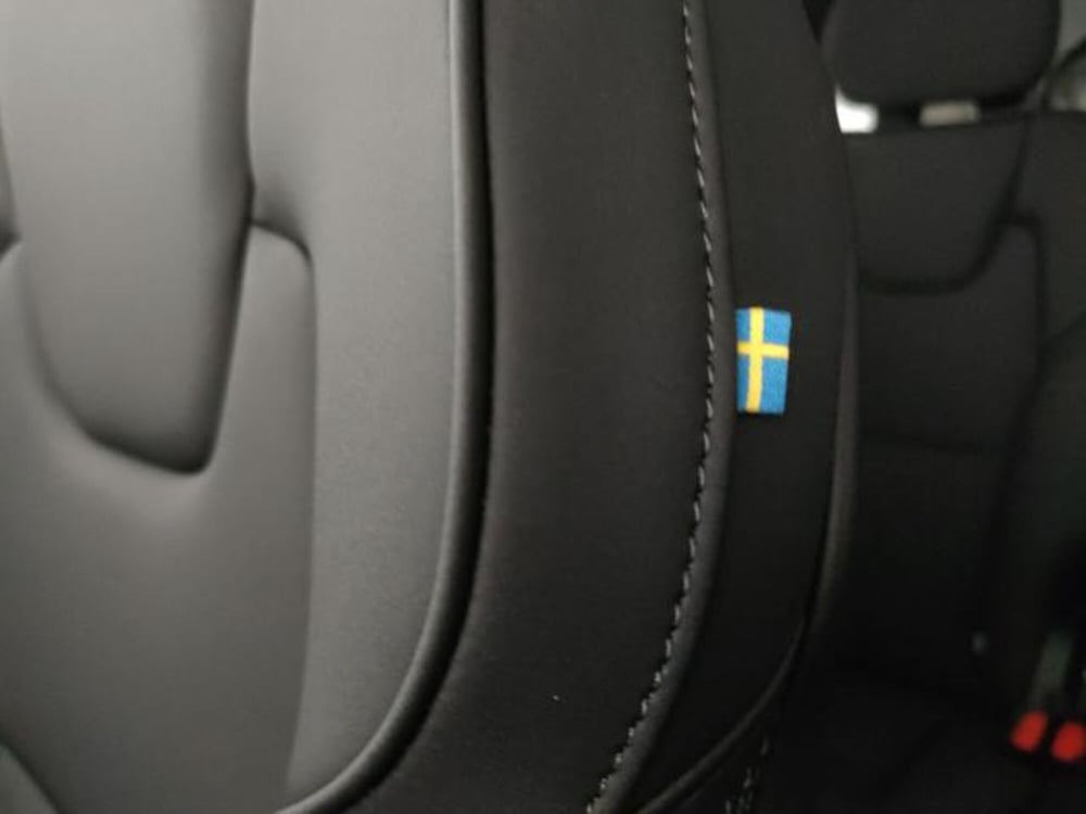 Volvo XC90 nuova a Modena (17)