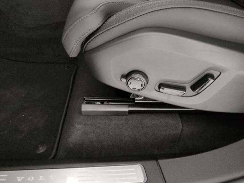 Volvo XC90 nuova a Modena (16)