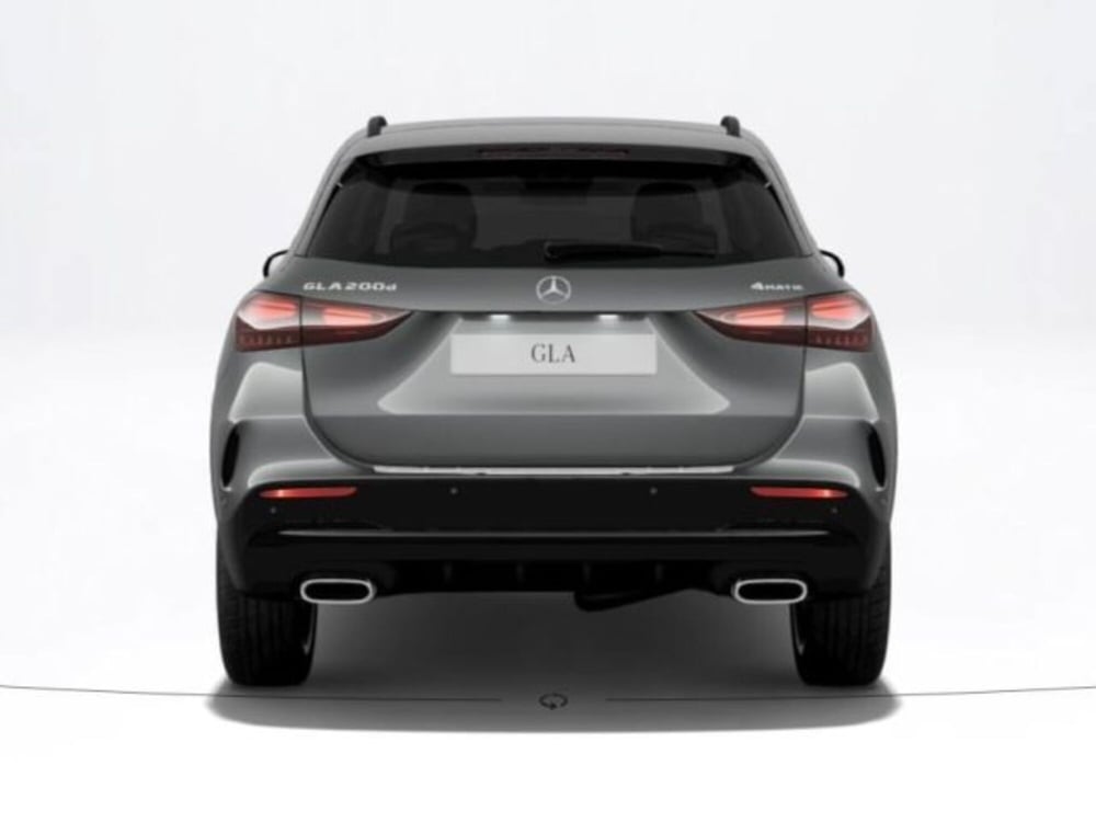 Mercedes-Benz GLA SUV nuova a Verona (4)