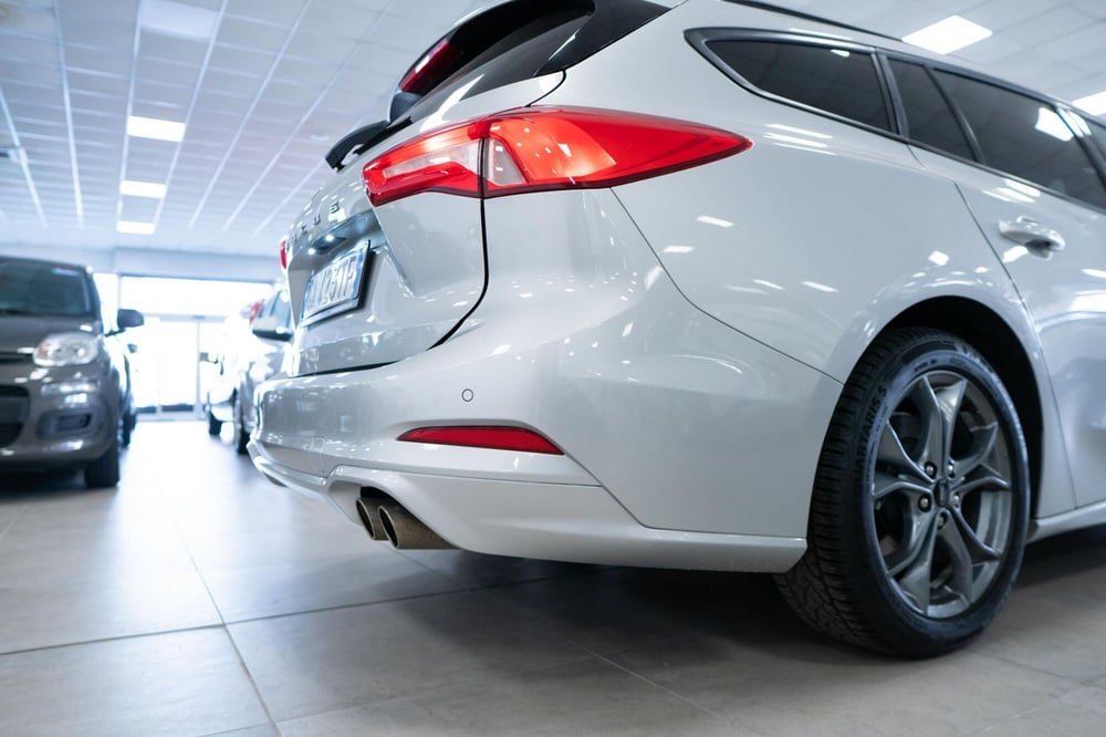 Ford Focus Station Wagon usata a Torino (17)
