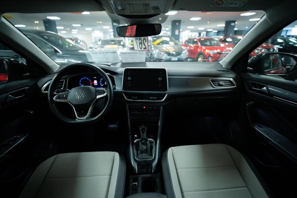 Volkswagen T-Roc usata a Torino (8)