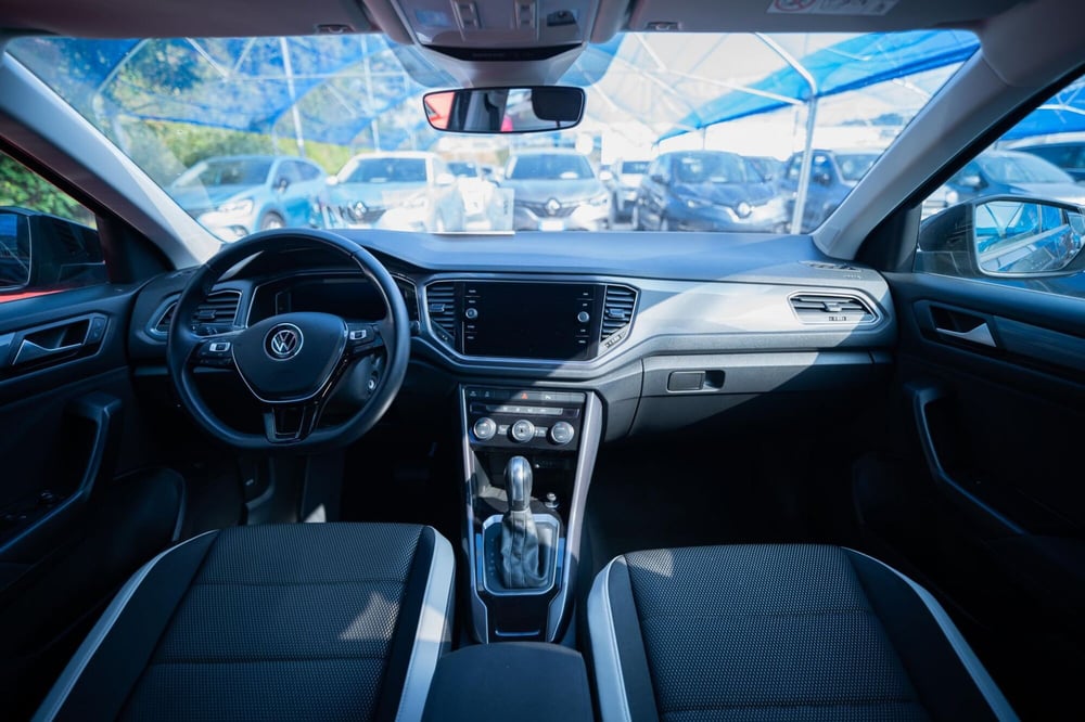 Volkswagen T-Roc usata a Torino (8)