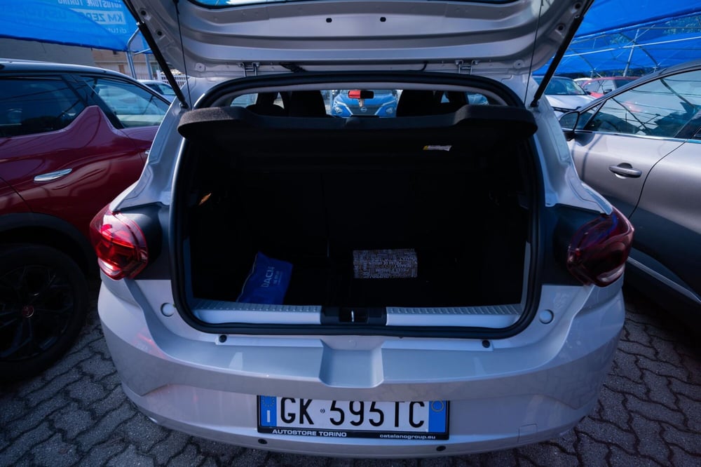 Dacia Sandero usata a Torino (13)