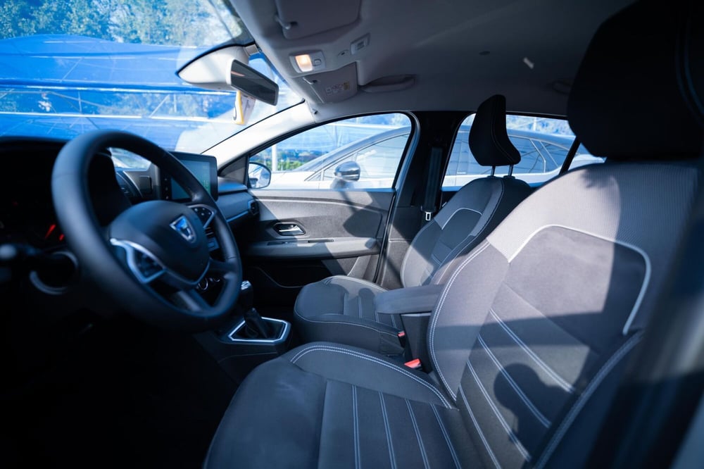 Dacia Sandero usata a Torino (6)