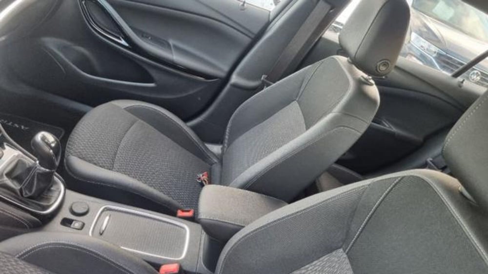 Opel Astra Station Wagon usata a Savona (12)