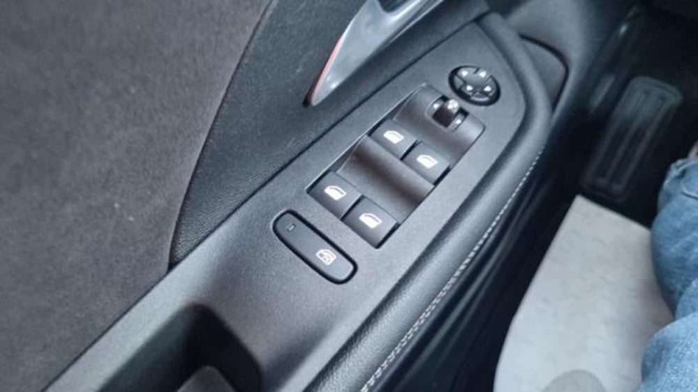 Opel Mokka usata a Savona (11)